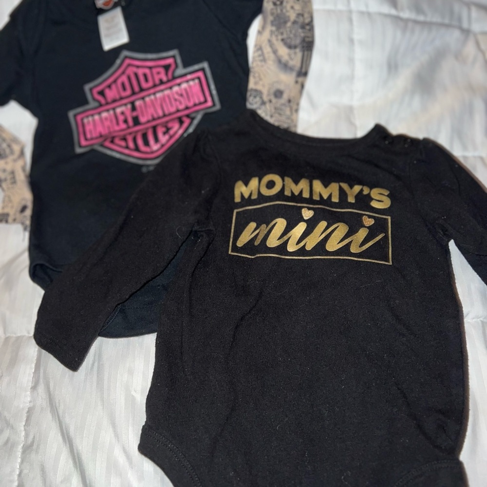 INFANT ONESIES GIRLS SIZE 9 AND 12 M